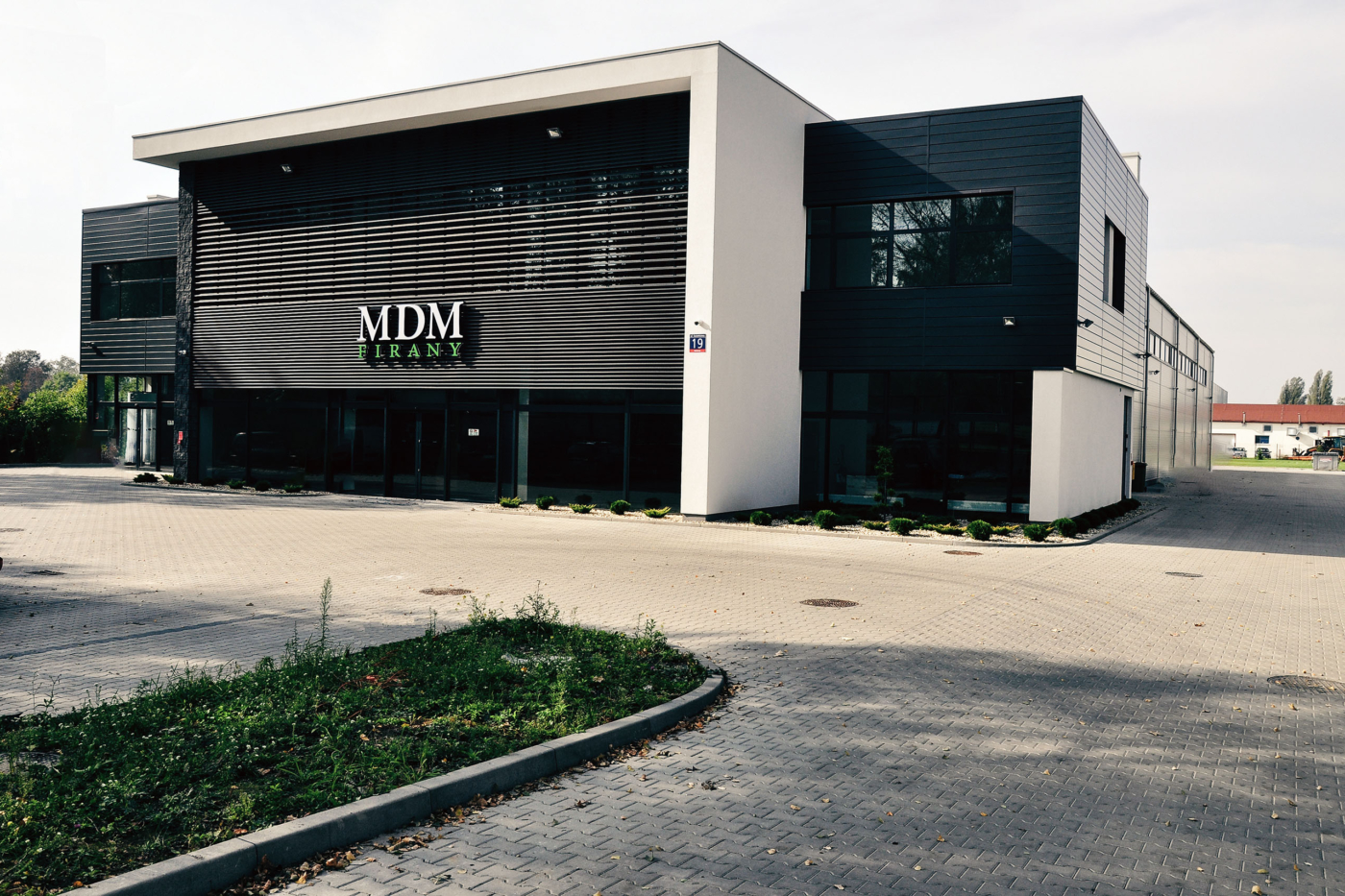 Budynek firmy MDM Firany